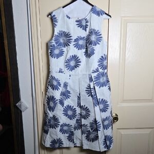 Carmen Marc Valvo Sophisticated White and Blue Floral Dress